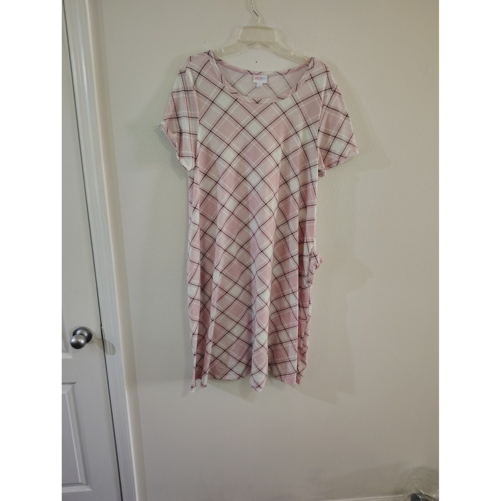 LuLaRoe Carly Dress XL Pink White‎ Plaid Short Sleeve Swing High Low Pockets